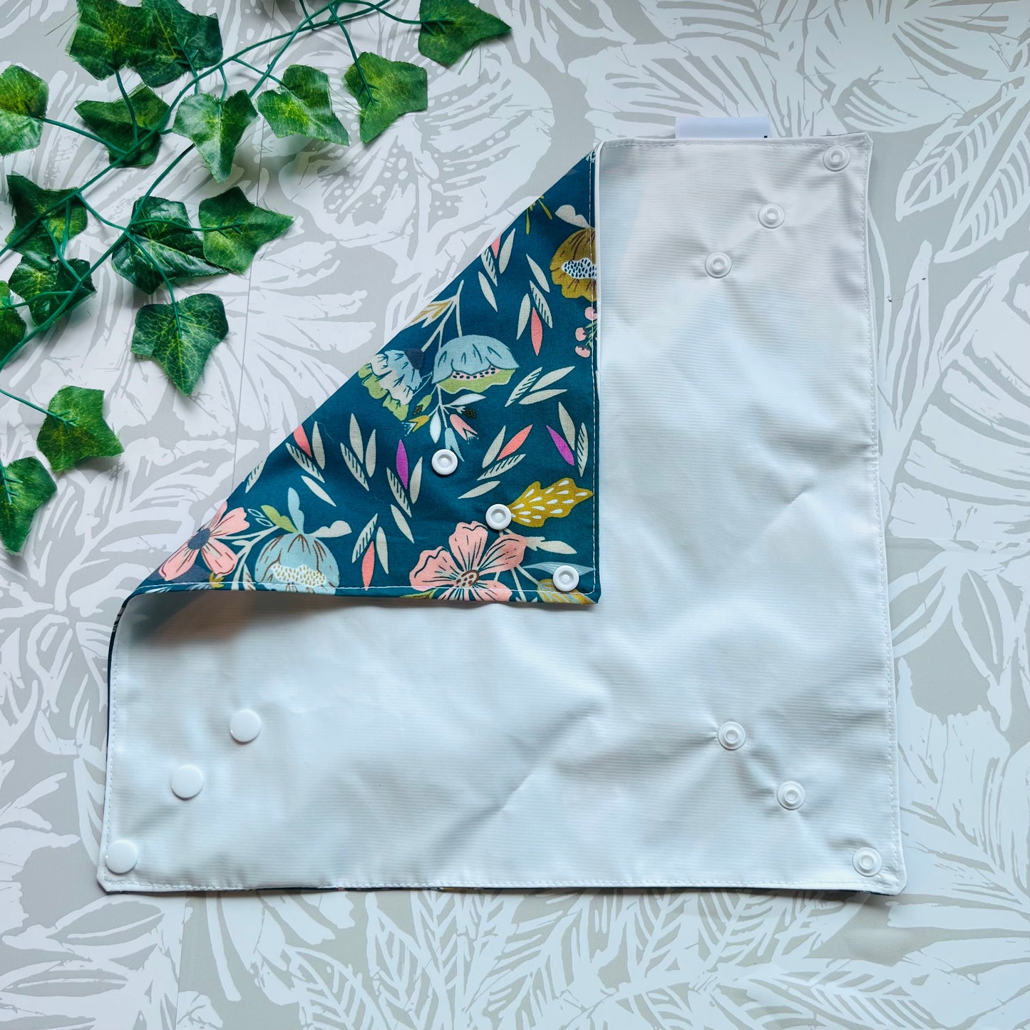 Green Floral Sandwich Wrap