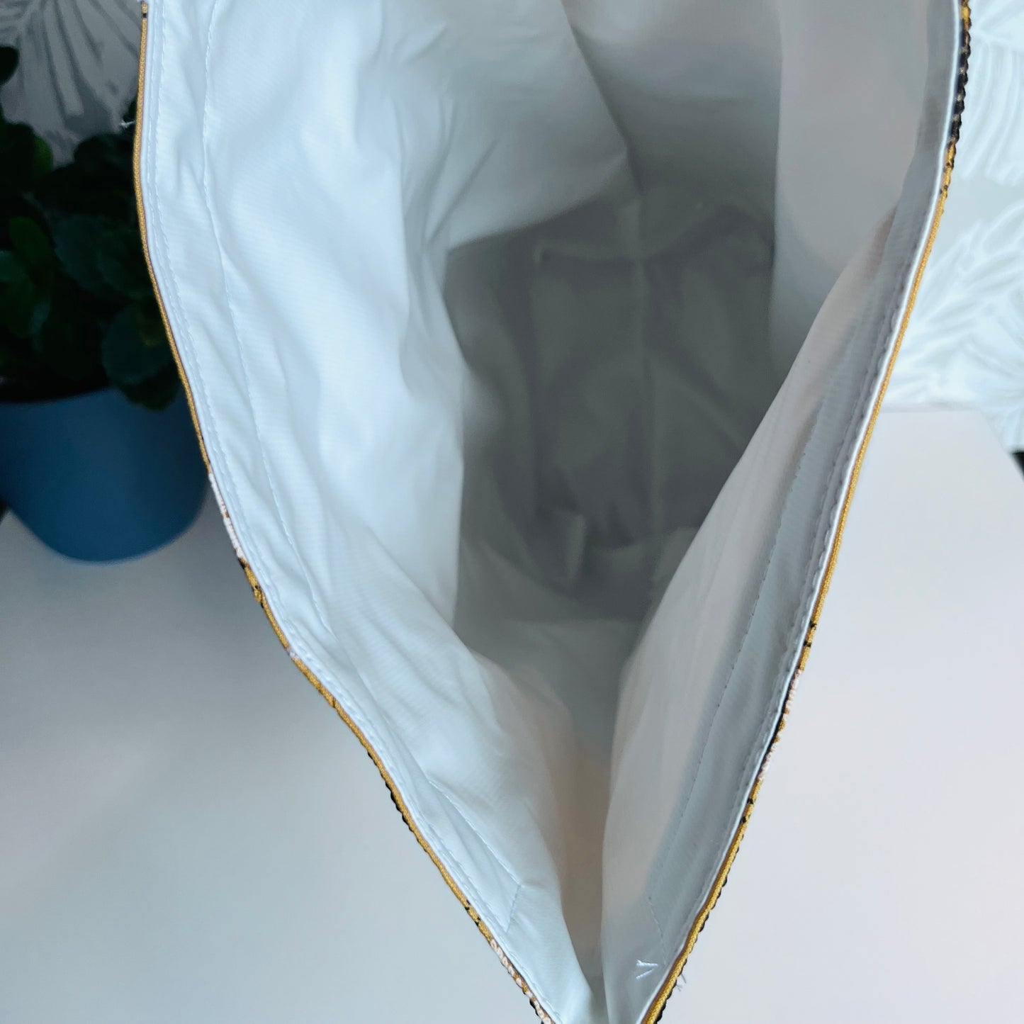 Golden Bee Lunch Bag