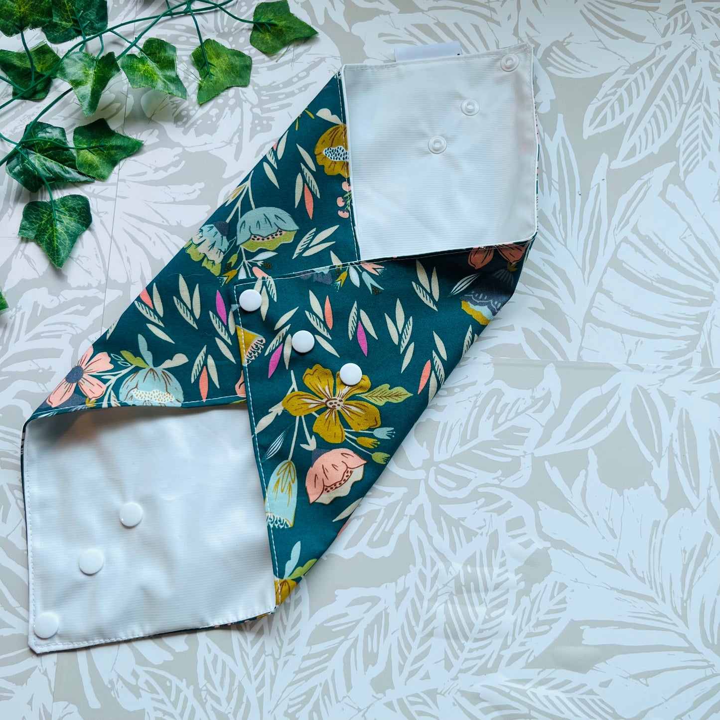 Green Floral Sandwich Wrap