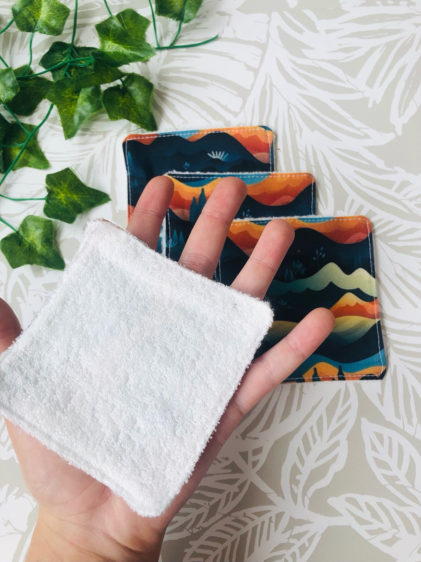 Mountain Face Wipe