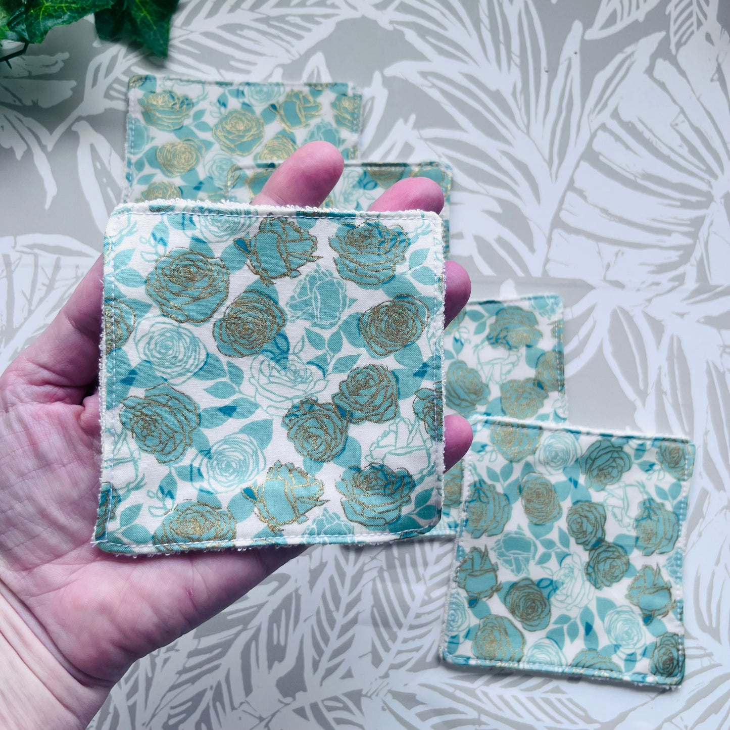 Green Rose Face Wipe