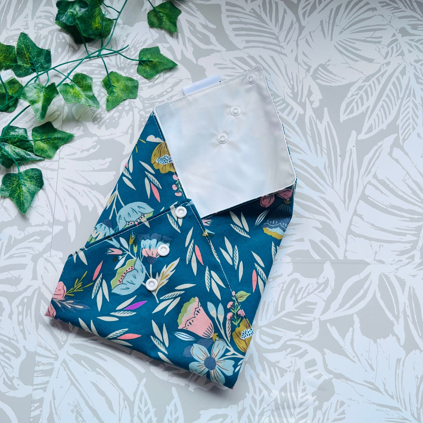 Green Floral Sandwich Wrap