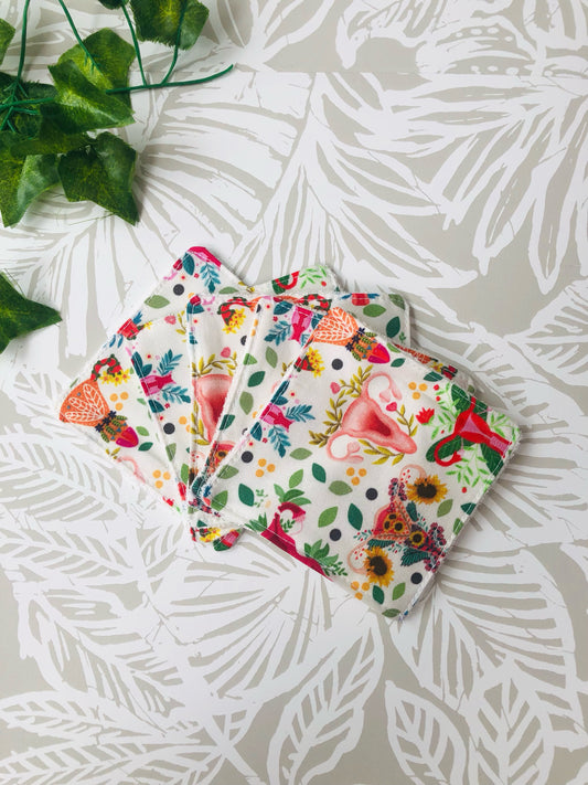 Floral Uterus Face Wipe