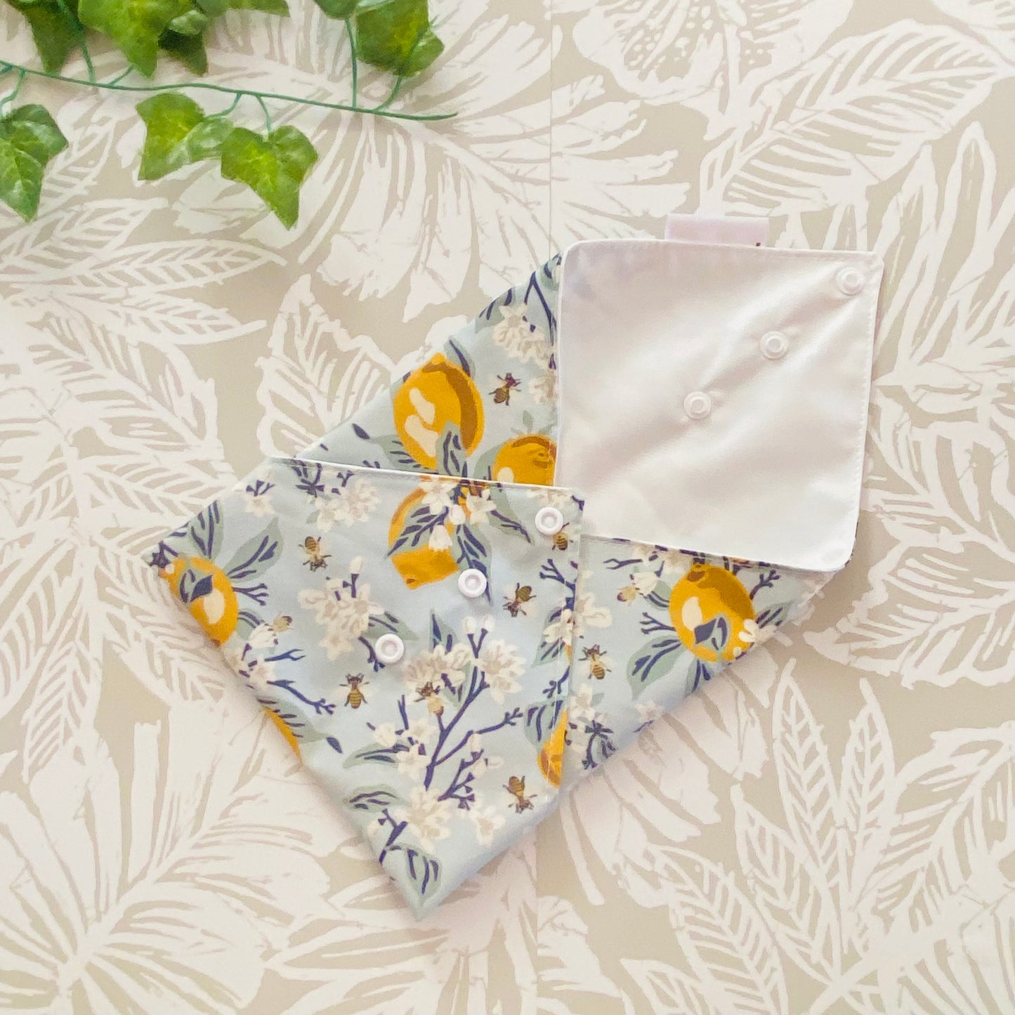 Bee & Lemon Sandwich Wrap