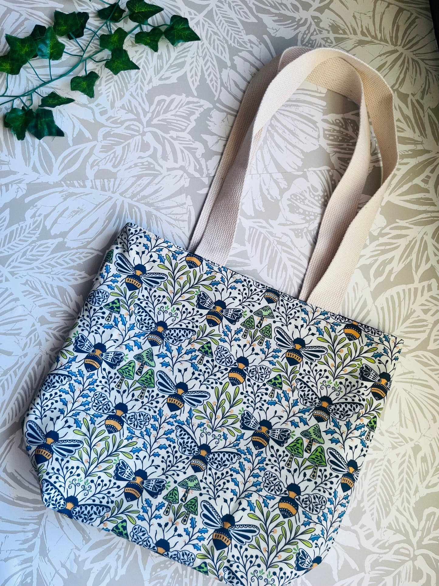 Bumble Bee Market Tote