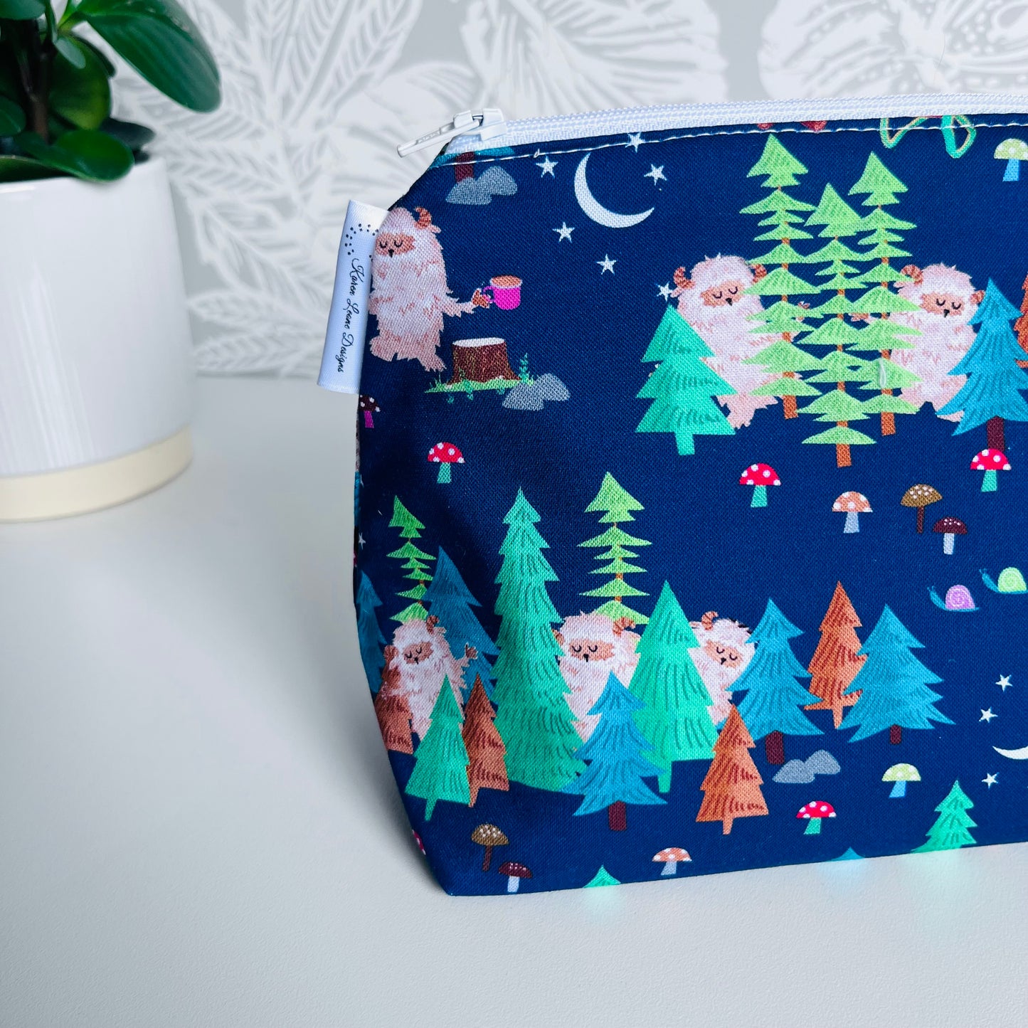 Camping Yeti Travel/Cosmetic Bag