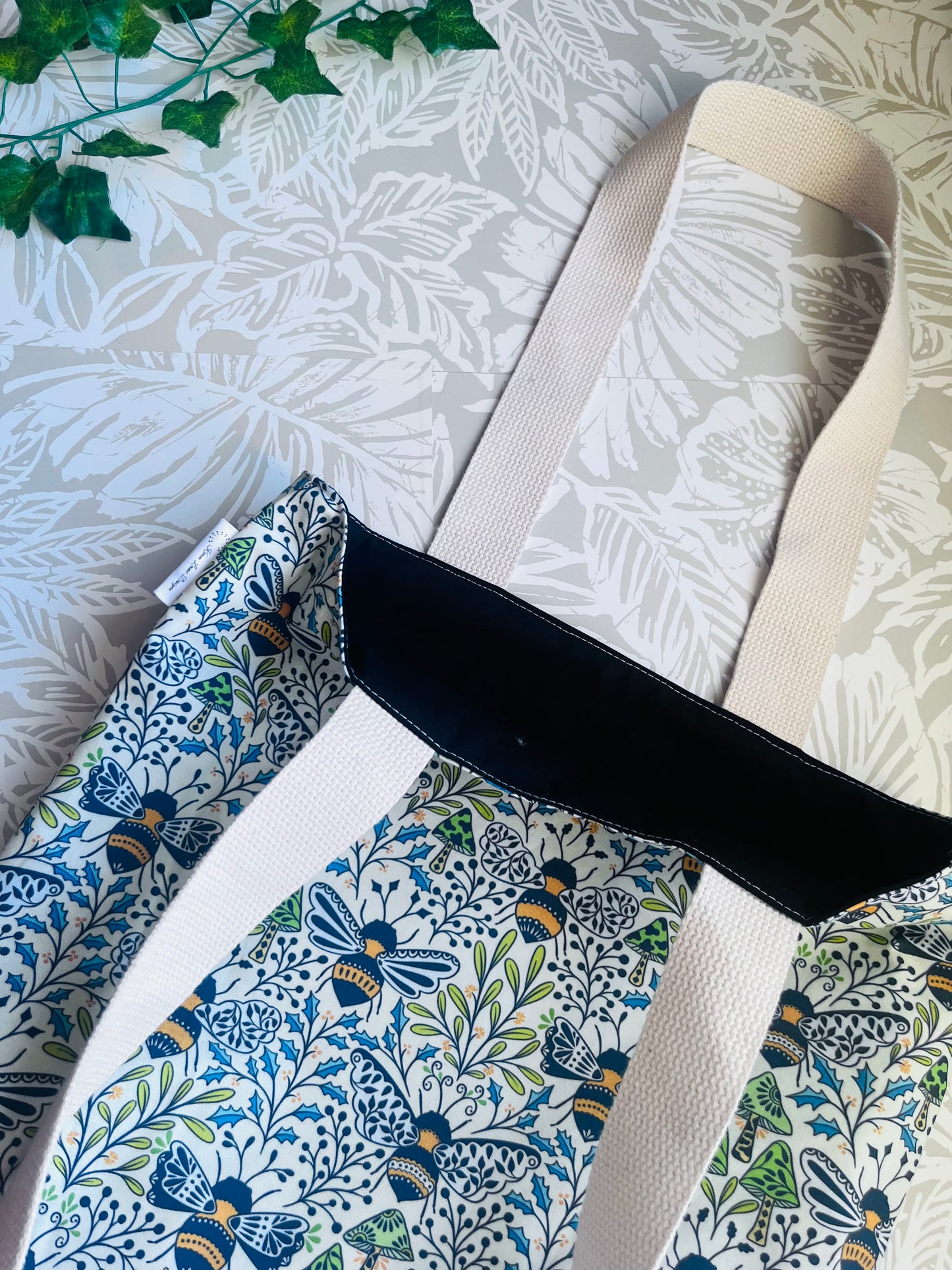 Bumble Bee Market Tote