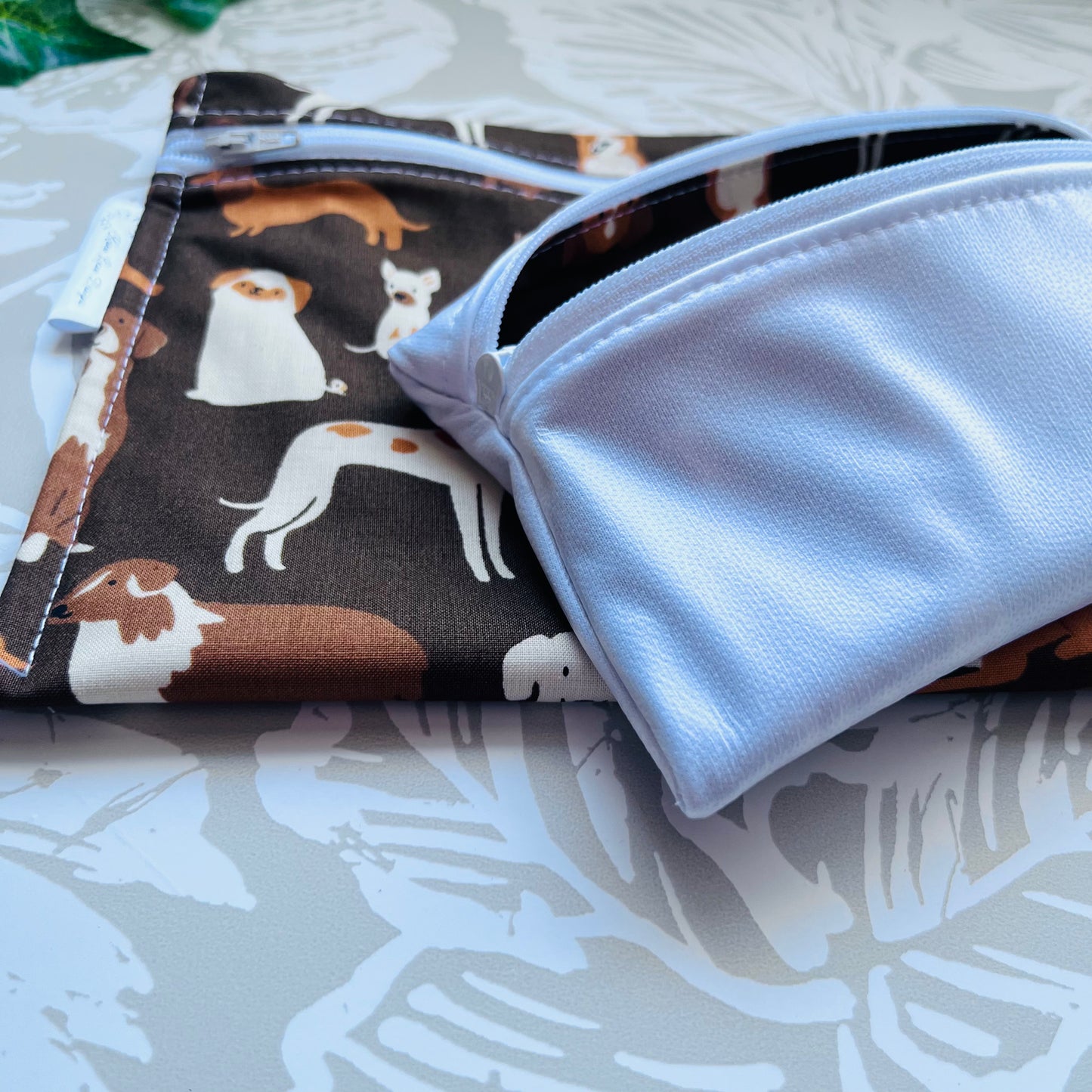 Dogs on Brown Sandwich & Snack Bags