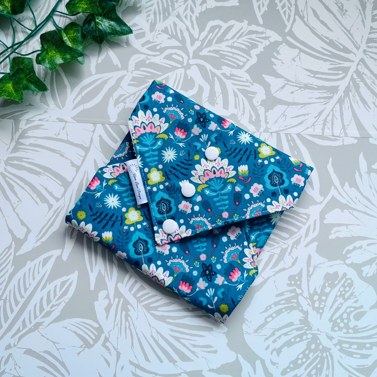Turquoise Floral Sandwich Wrap