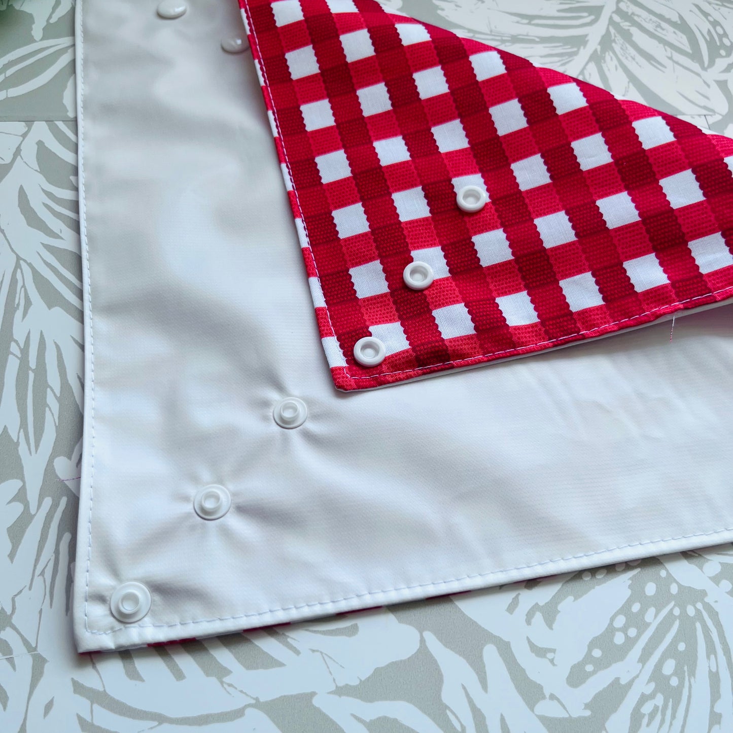 Red & White Sandwich Wrap
