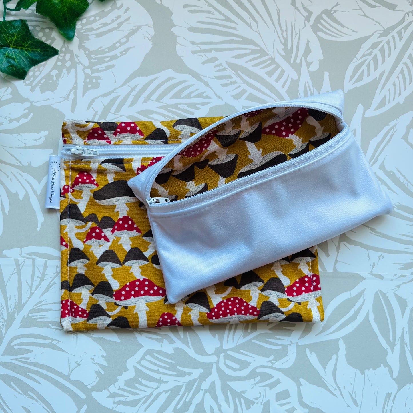 Mushroom Sandwich & Snack Bags