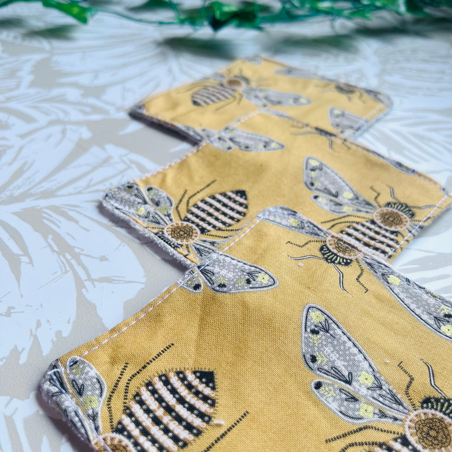 Golden Bee Face Wipes
