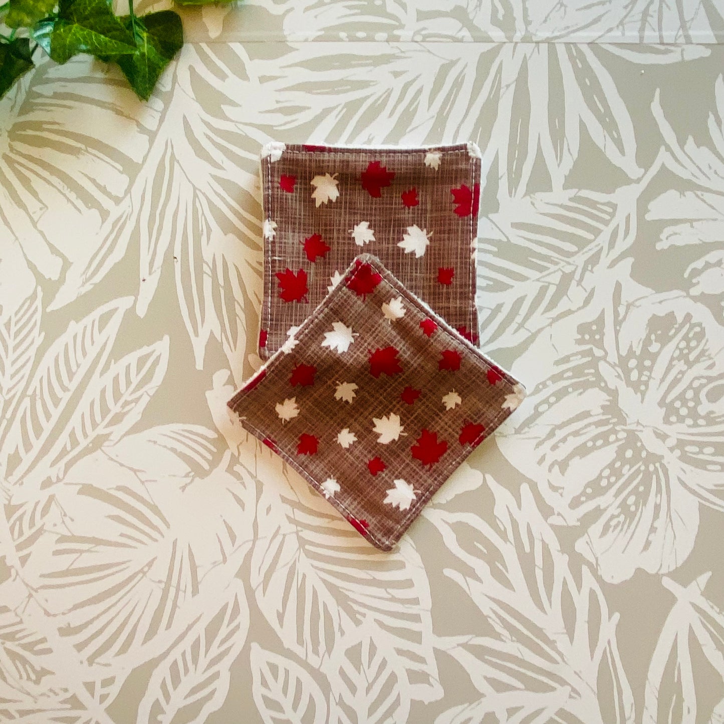 Maple Leaf Face Wipe