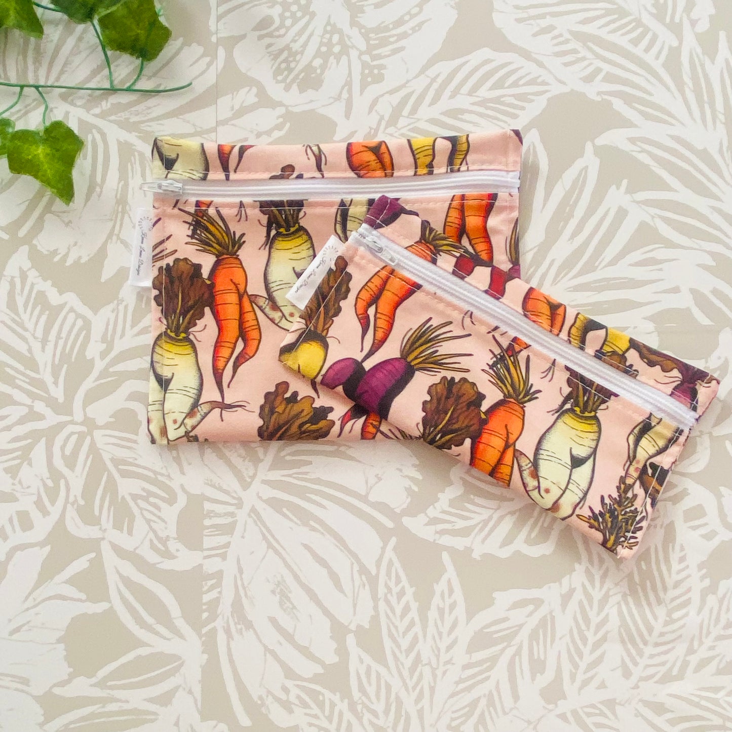 Pink Veggie Legs Sandwich & Snack Bags