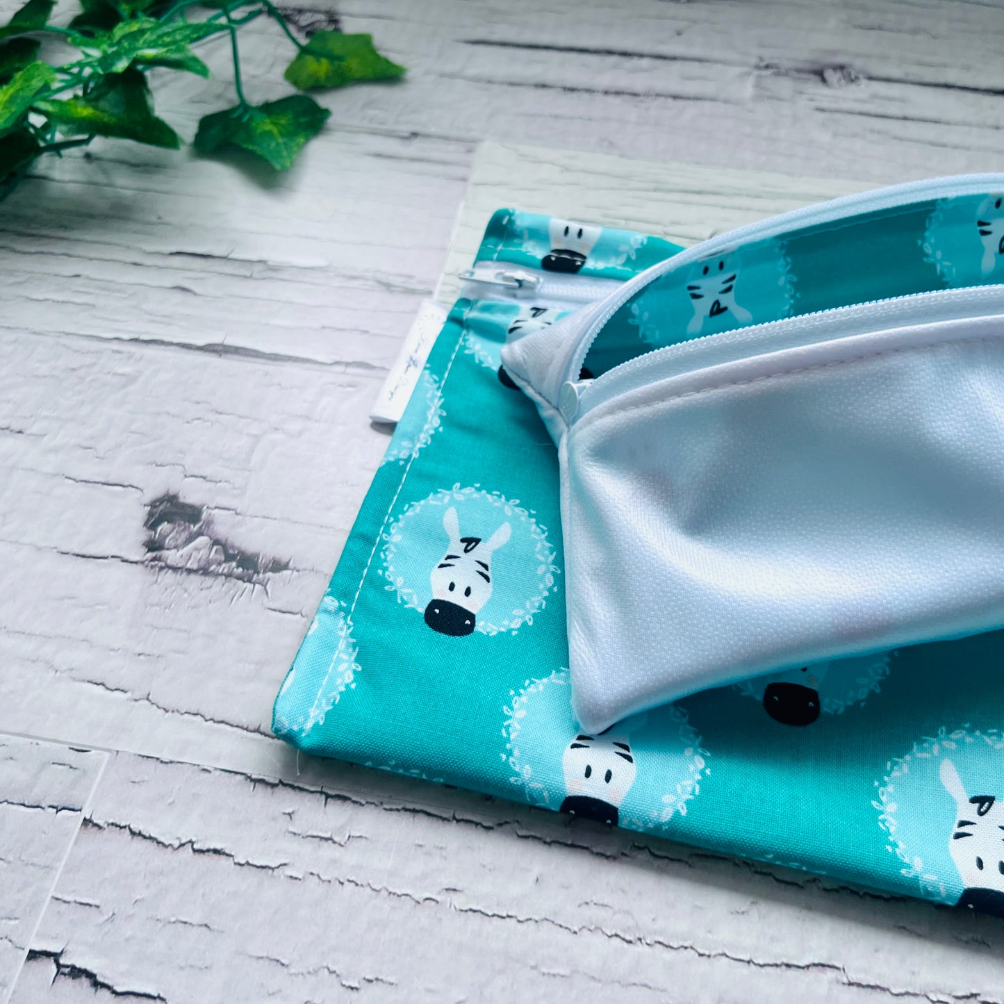 Green Zebra Sandwich & Snack Bags