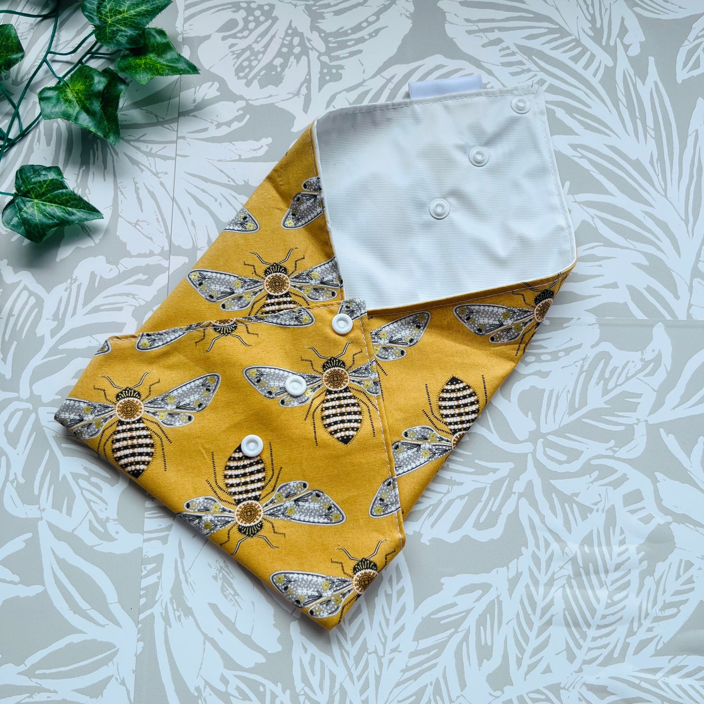 Bee Sandwich Wrap
