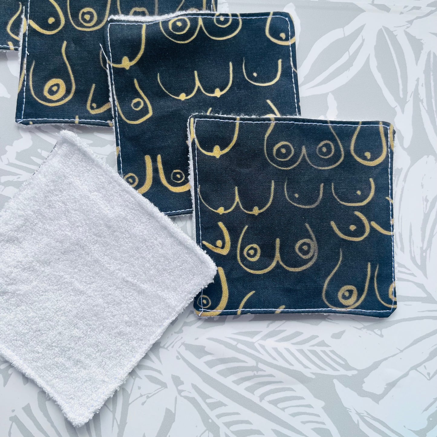 Black & Gold Boob Face Wipe