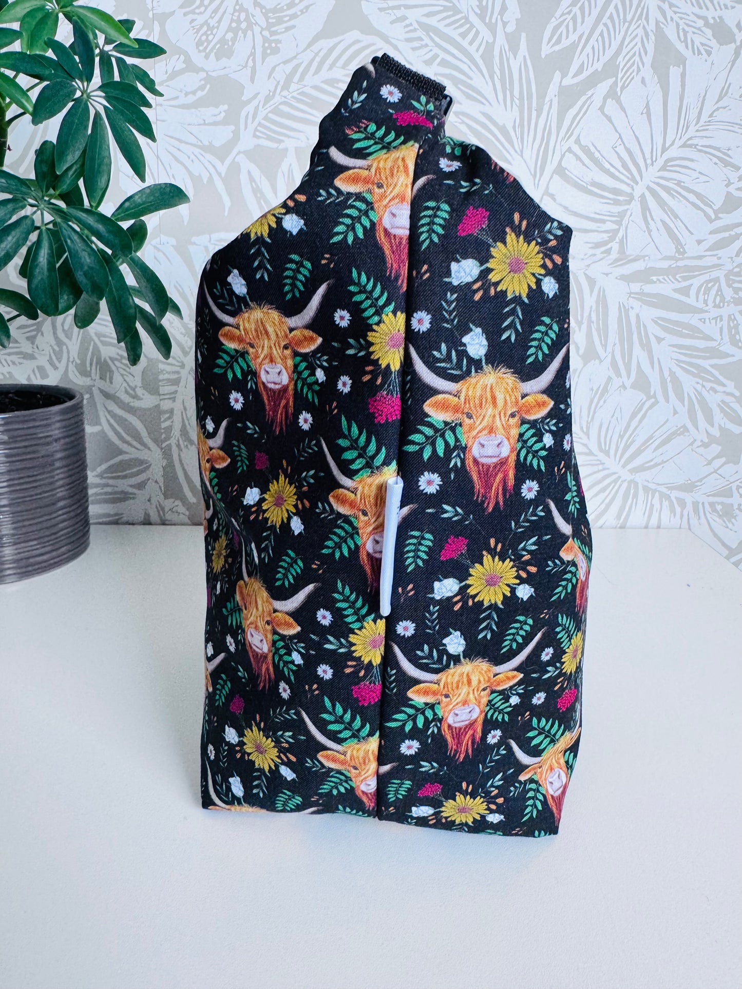 Black Highland Cow Lunch Bag