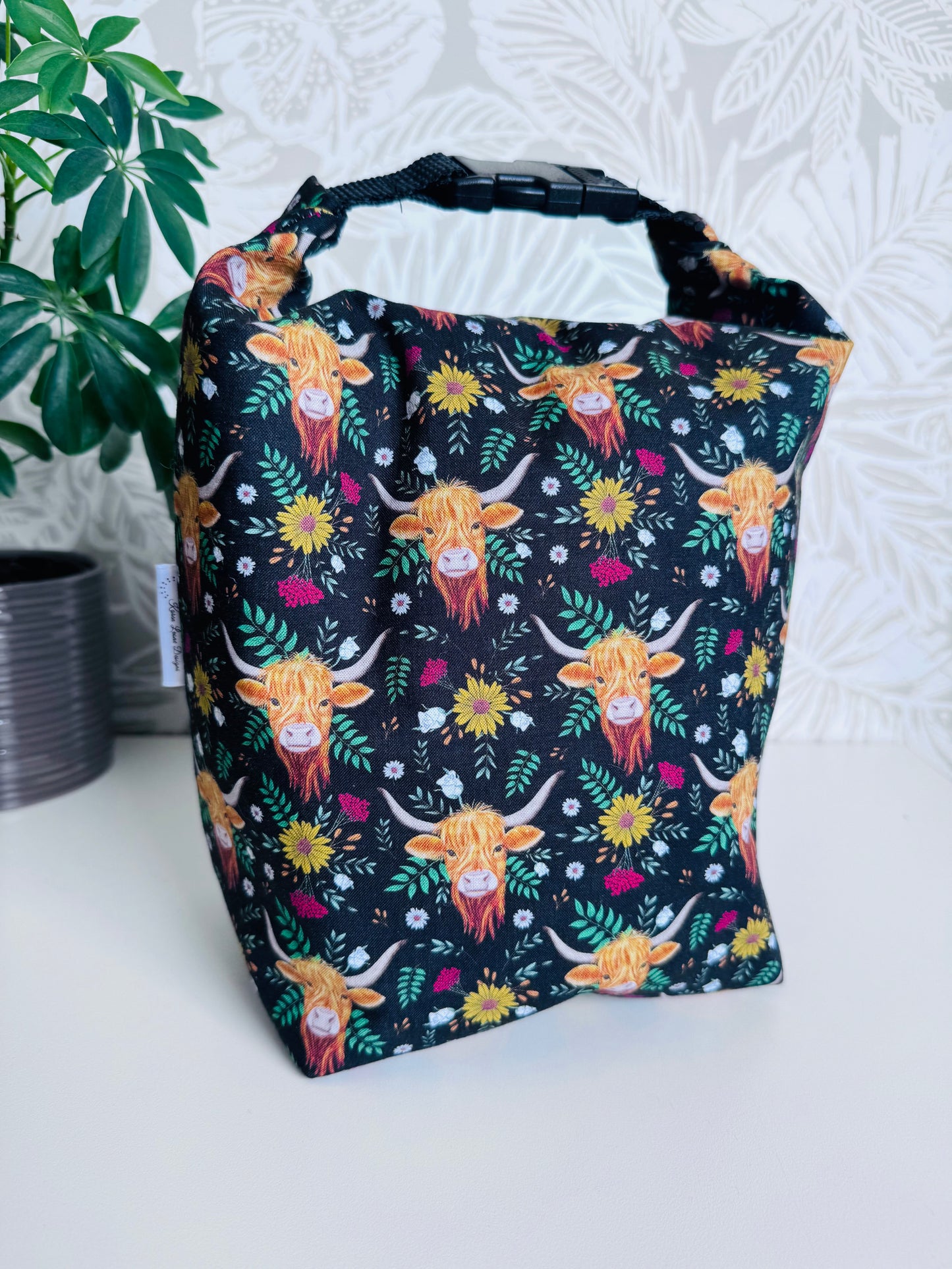 Black Highland Cow Lunch Bag