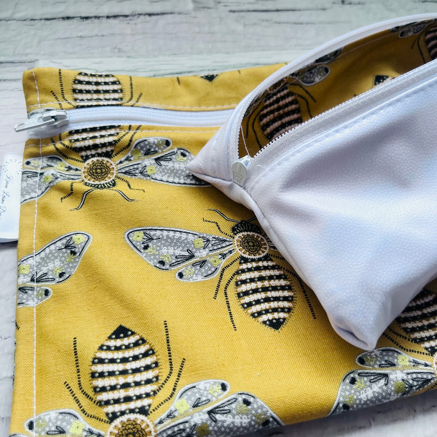 Golden Bee Sandwich & Snack Bags